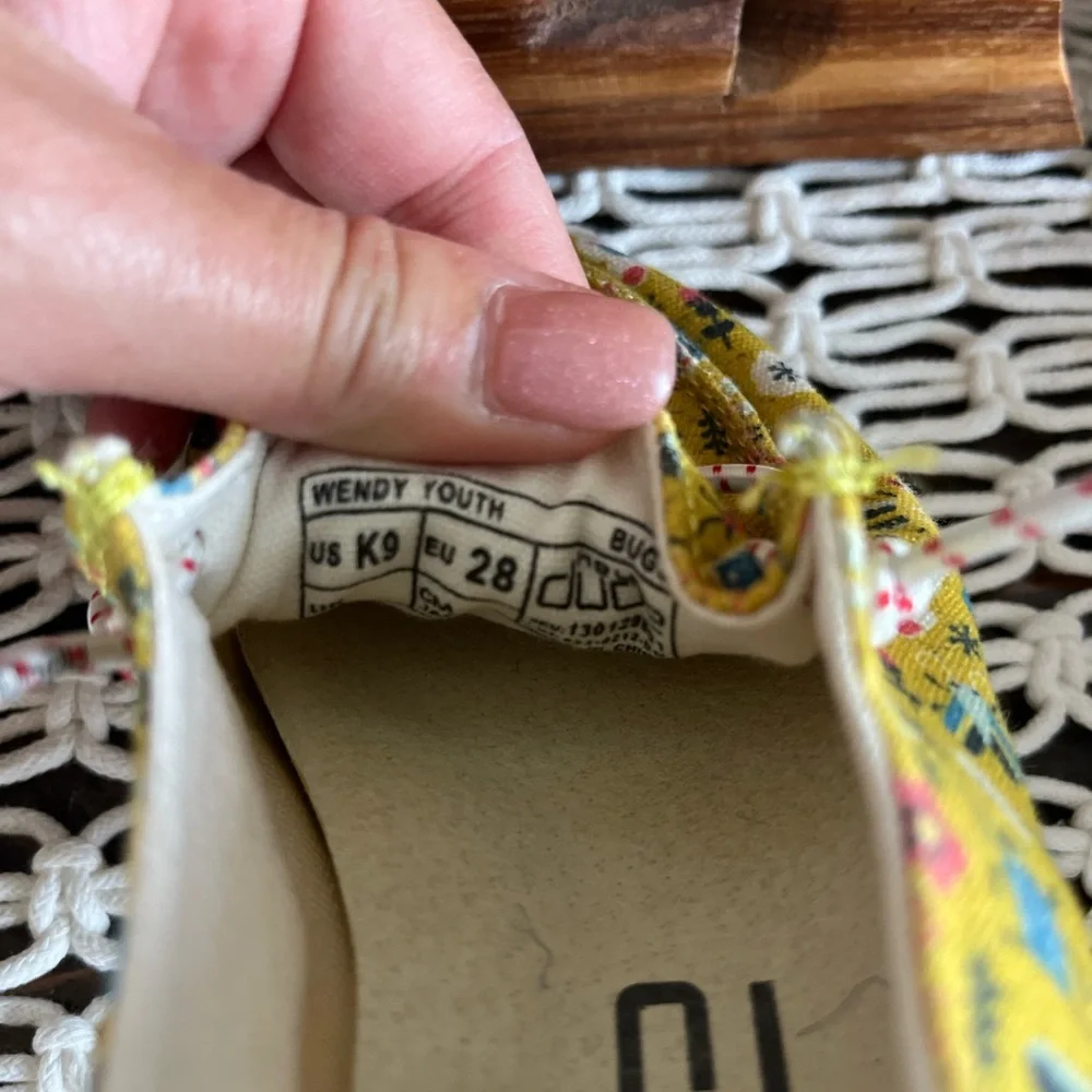 🦋🪲toddler girl size 9 Hey Dudes with BUGS! 🐞🐝 - Picture 6 of 7